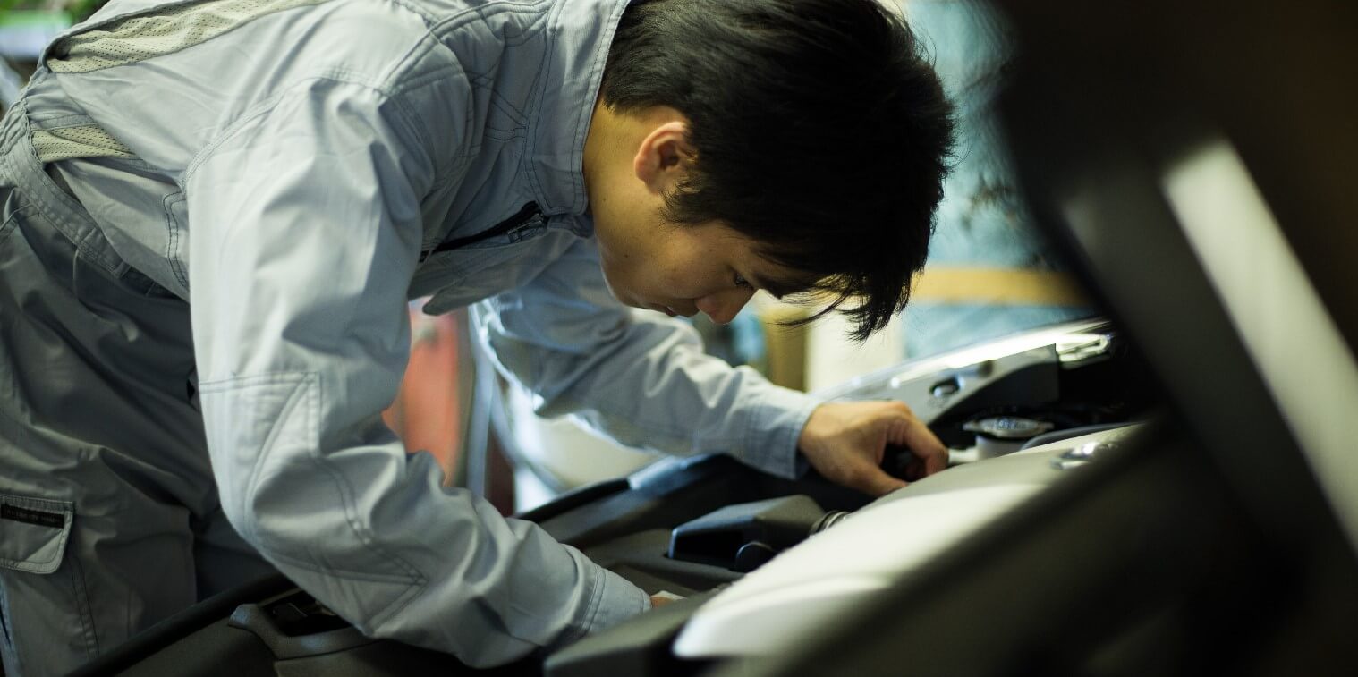 自動車整備の様子